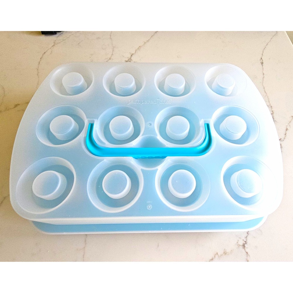 Pampered Chef 12-Cup Cupcake Pan & Carrier Lid Set Blue/White Handle 101233
